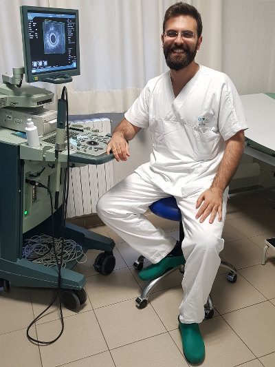Dr. Alessandro Sturiale esegue ECOGRAFIA TRANSRETTALE tridimensionale a 360° - Esami diagnostici - Ambulatorio ECOgrafico